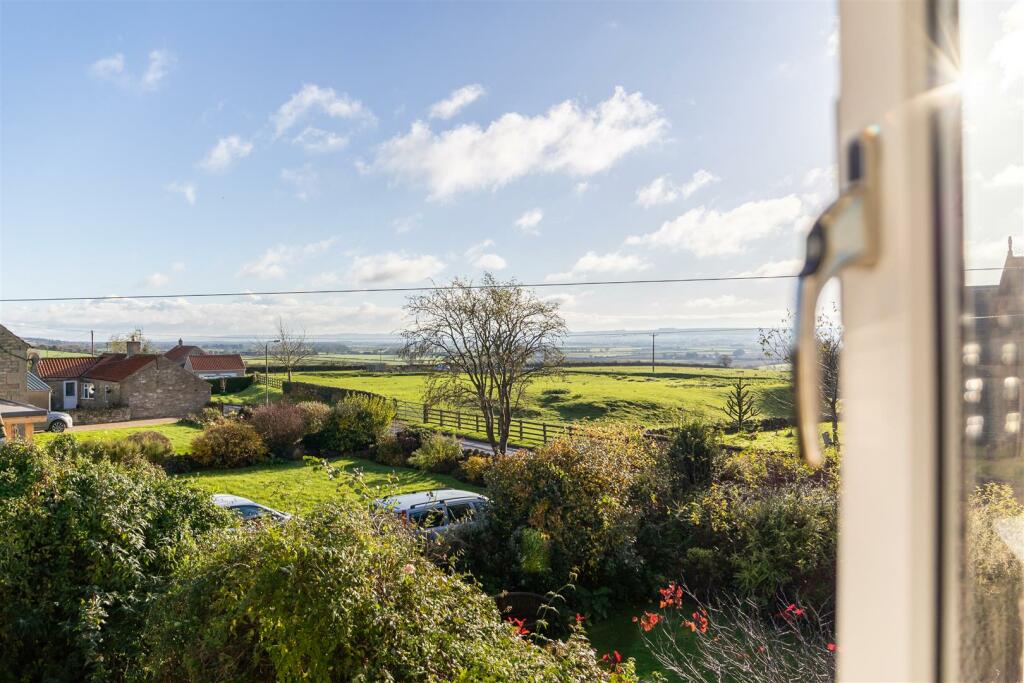 Pandora Bedroom 1-5.jpg