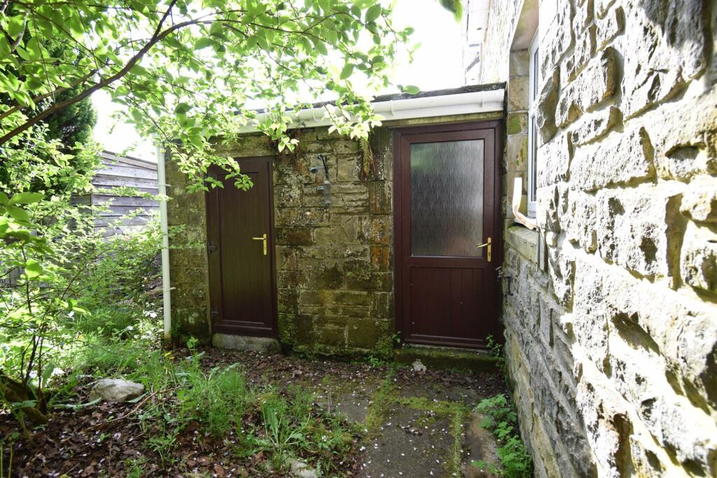 OUTBUILDING.JPG