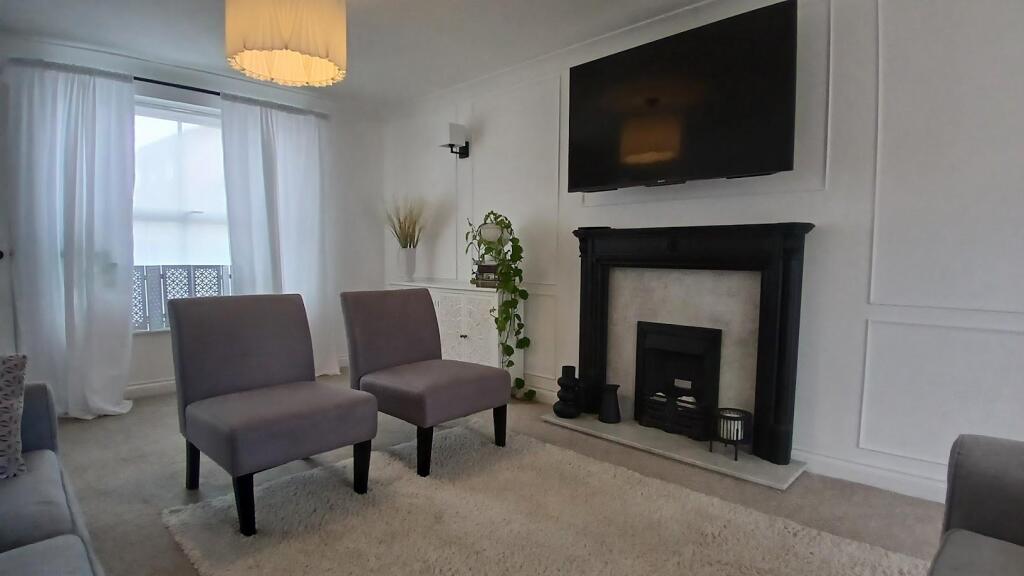 Lounge 3.jpg