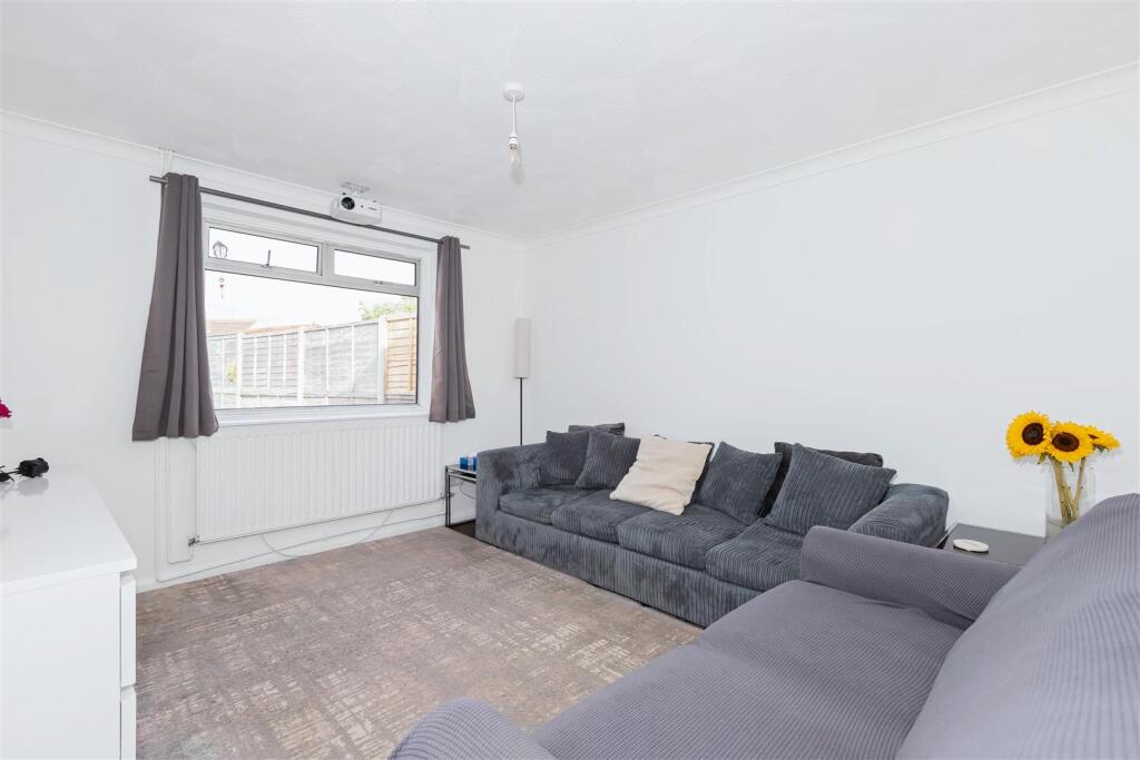 West Onslow Close_4.jpg
