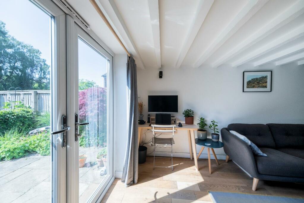 1 Beaconsfield Cottages-013.JPG