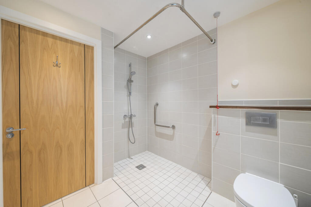 1349780-10-68c198...