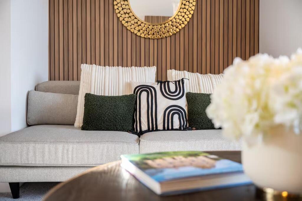 23 Oathills Drive-07.jpg