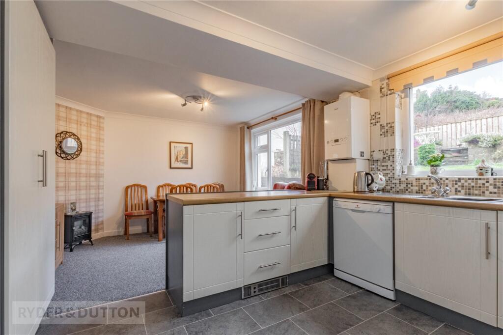 Kitchen/ Dining Room