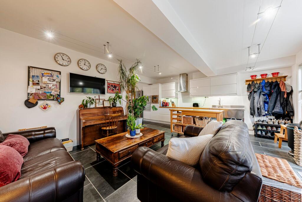 Kitchen/Dining/Living Room (5)