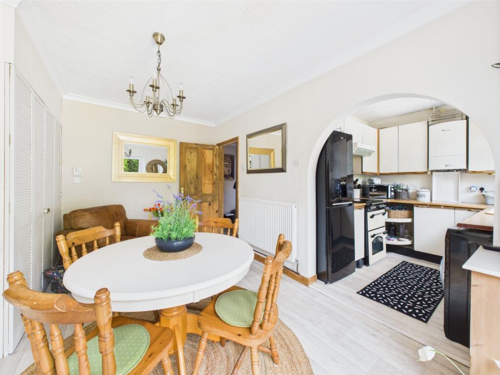 9. CAM04922G0-PR0020-STILL010