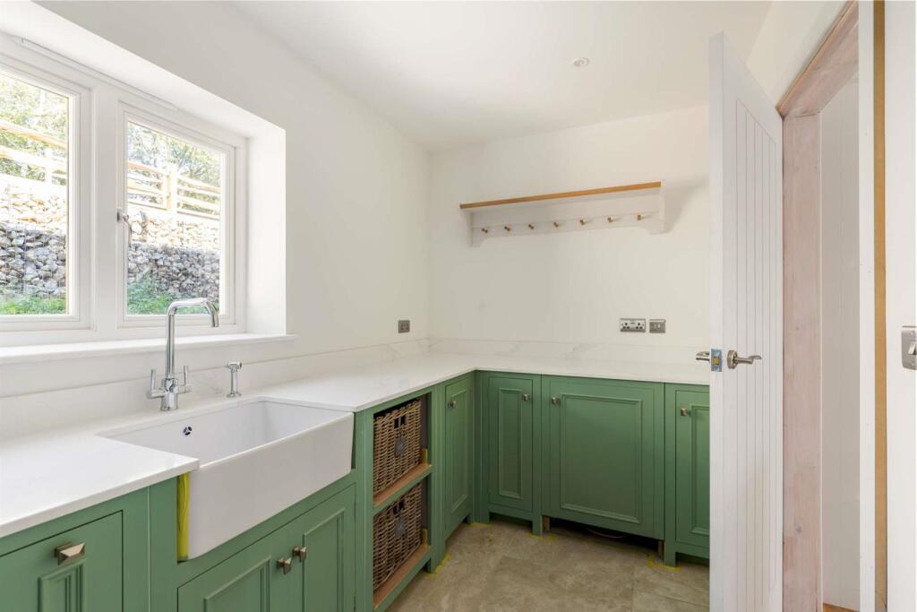 Oak Lodge, Dorking Road, Gomshall, GU5 9NY-6-1920.