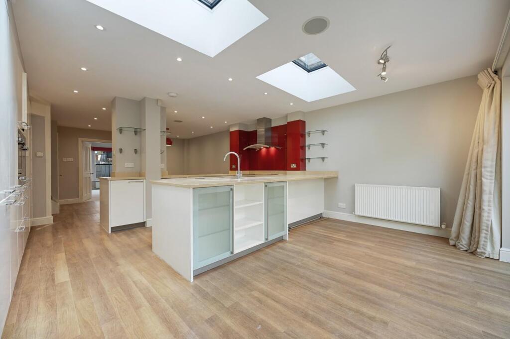 FBL - Aynhoe Road - KitchenC1 (1).jpg