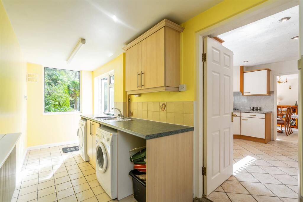 76 Woodlea Drive_11.jpg