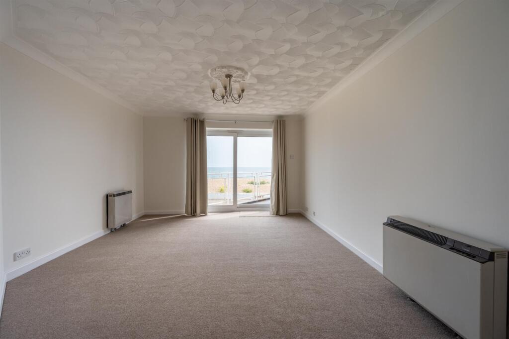Flat 5 Regatta Court 22 8.jpg