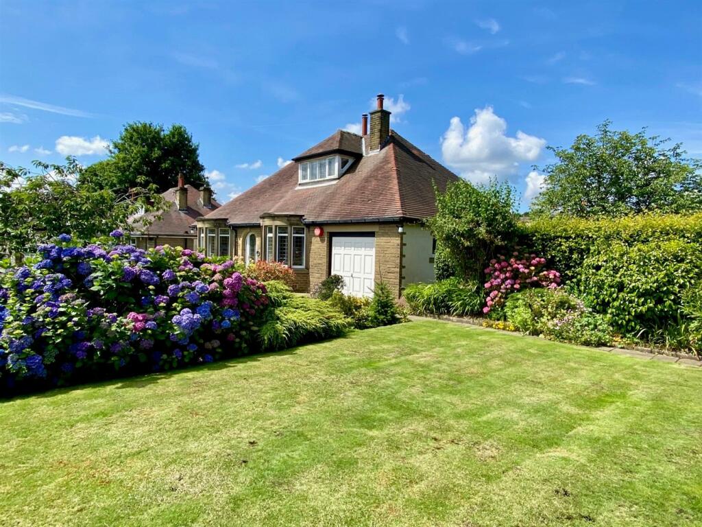 external showing side garden.jpg