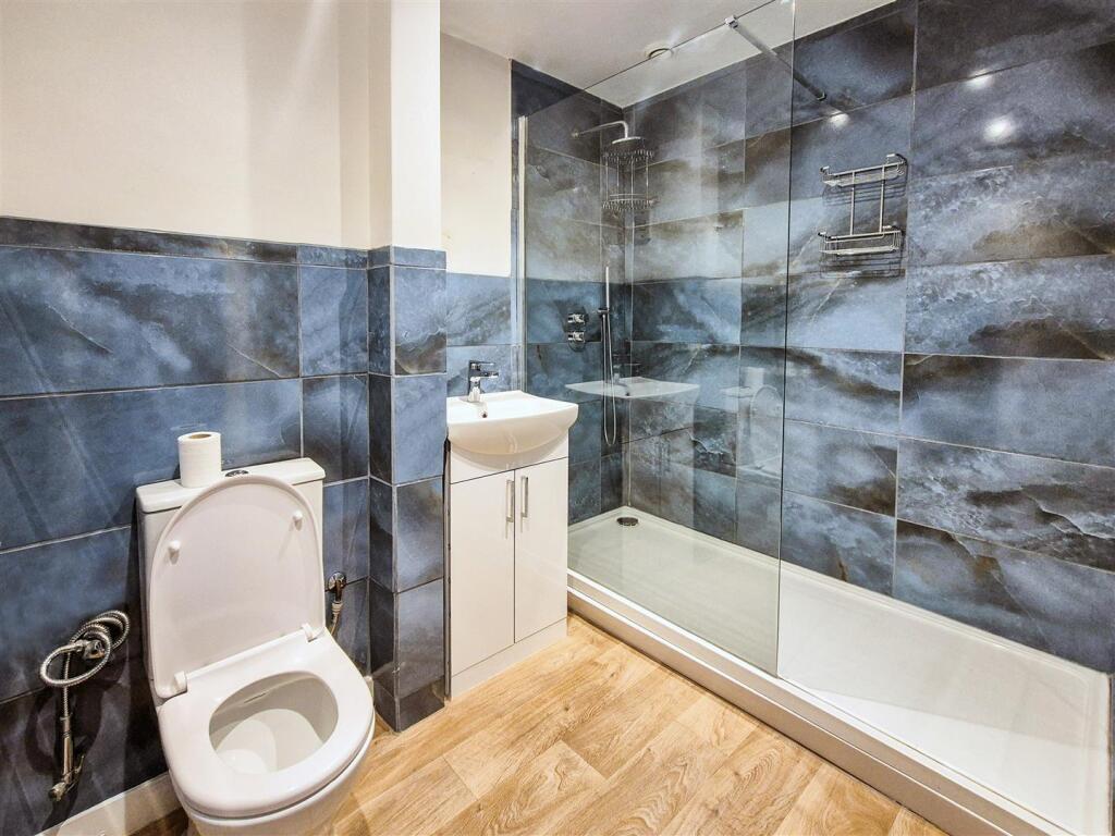 shower 15-07-2025__20-01-47_20250715_180042.3YSQp.