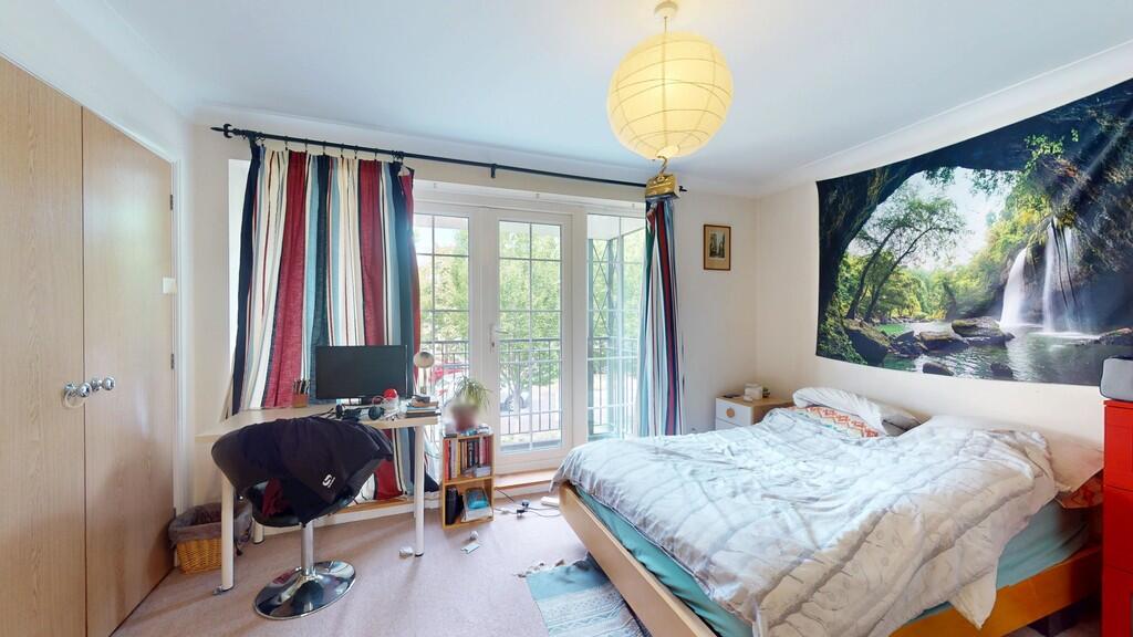 Bedroom 1 - Angle...
