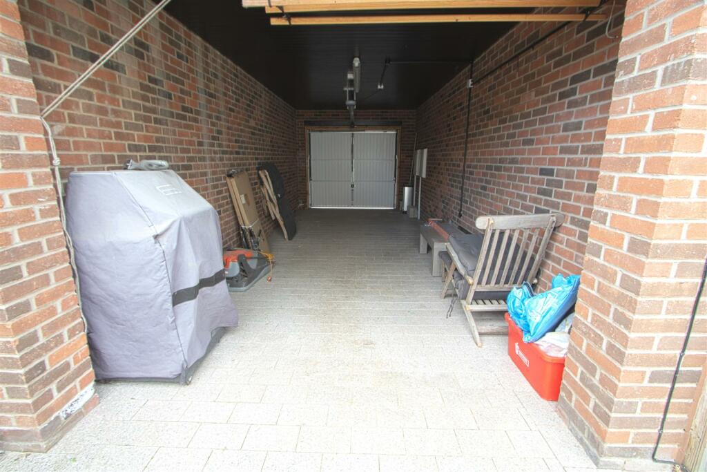 garage.jpg