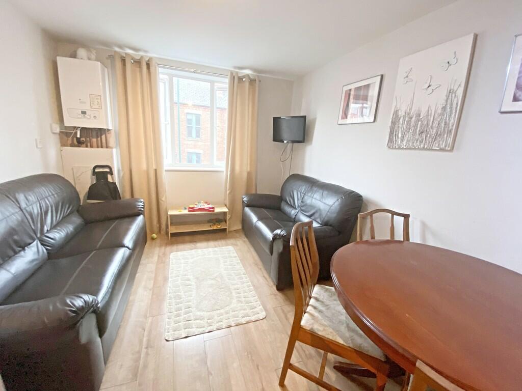 Living Room 2 (2)