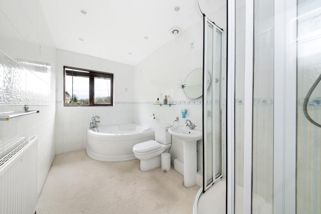 EN-SUITE TO BEDROOM ONE