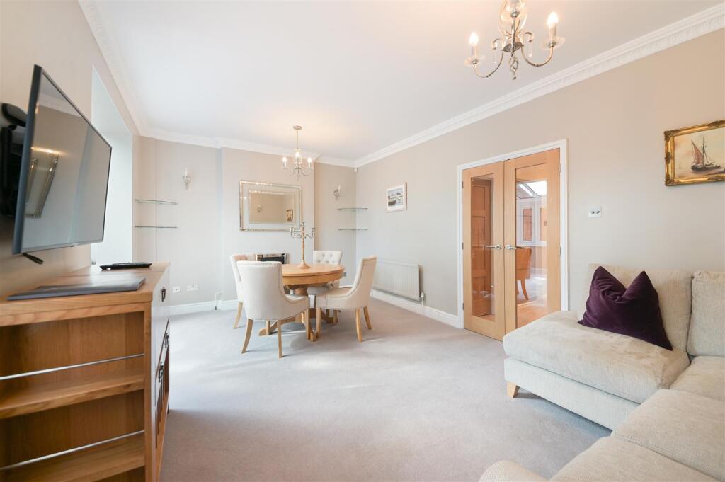 MEADE COURT,28- (5).jpg