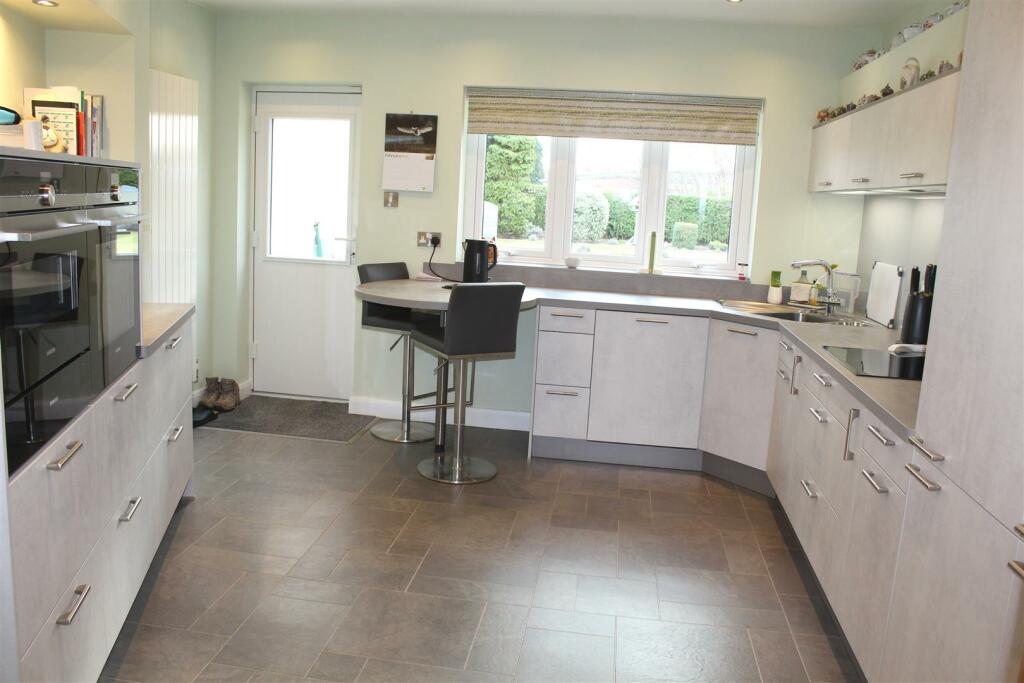 BREAKFAST KITCHEN
