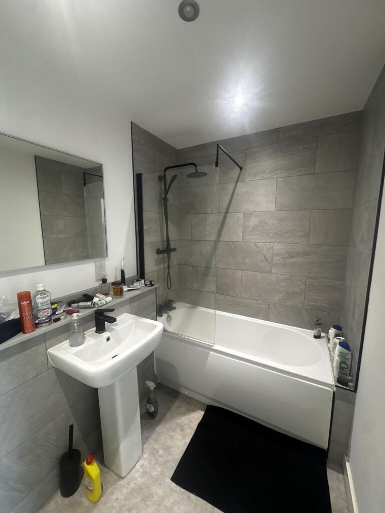 010582SPCSHIMG_5956206bw (14).jpg