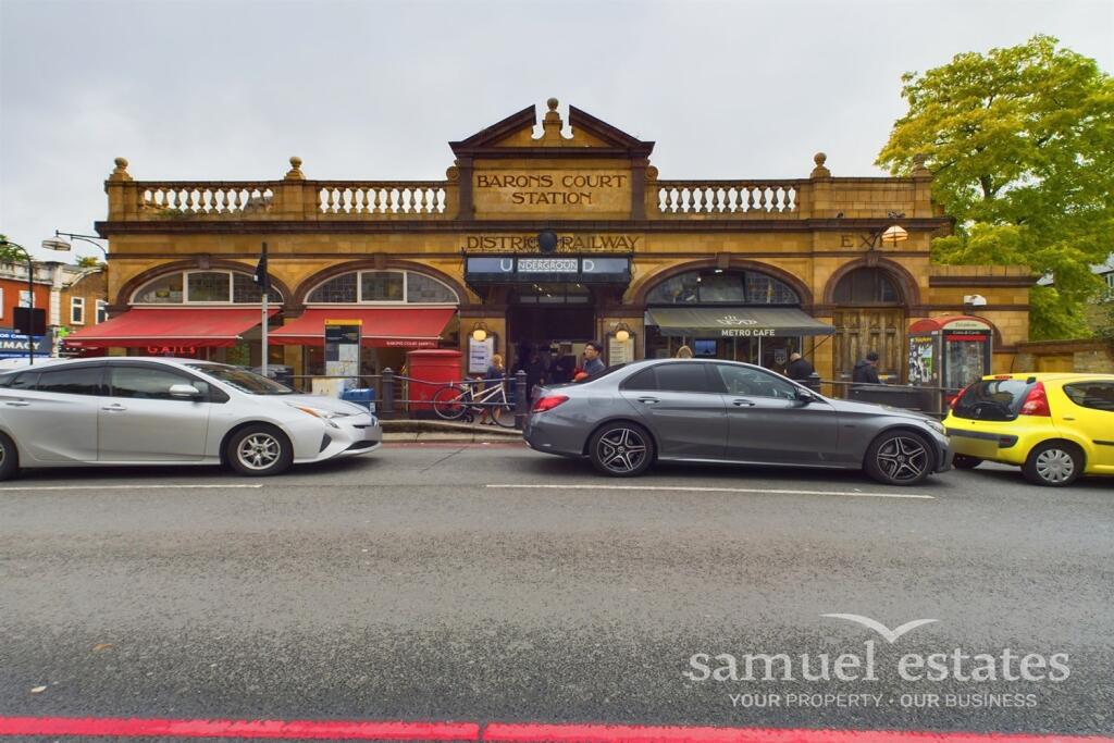Barons Court Undergr