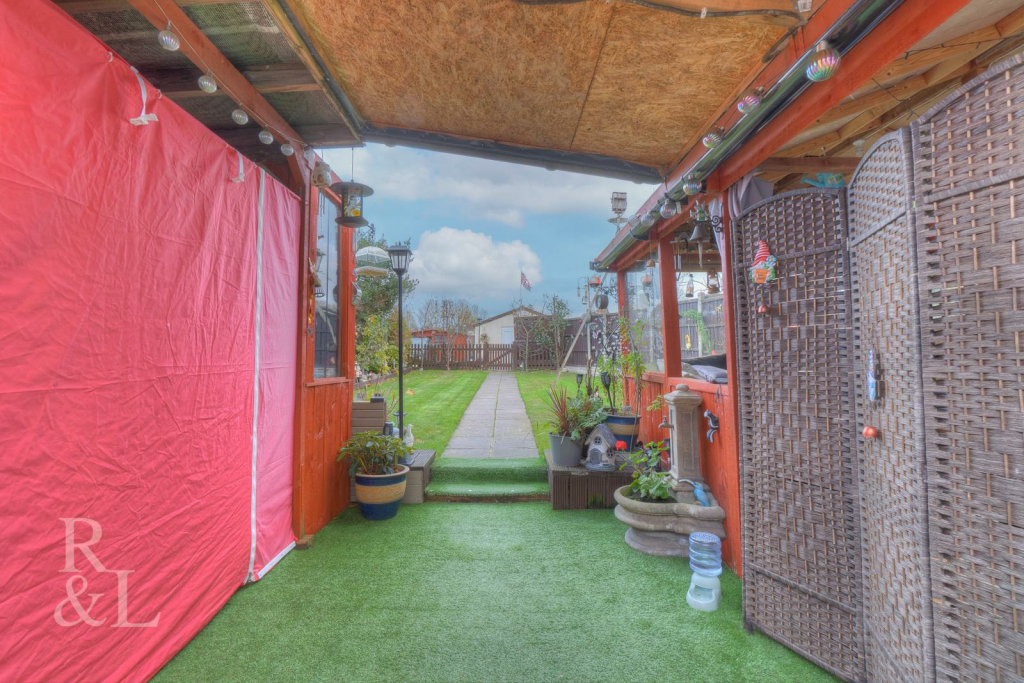 Moira Close  (22).png