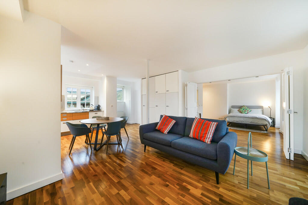 32 Hoffman Square...