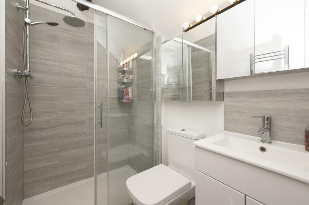 Bedroom One en-suite