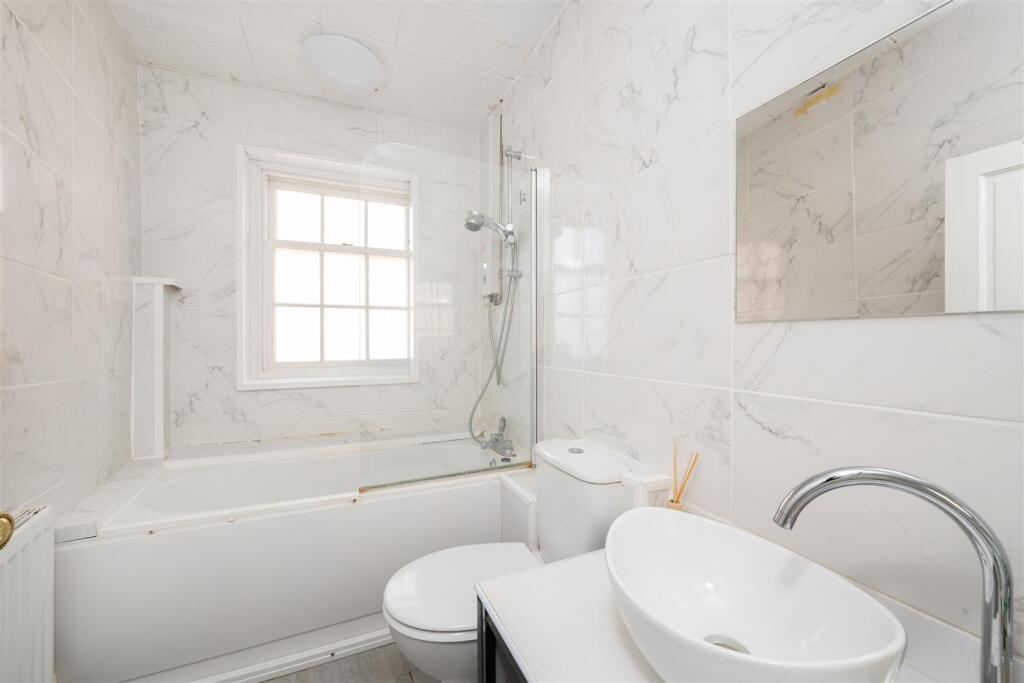 32 Middleton House Hi-9.jpg