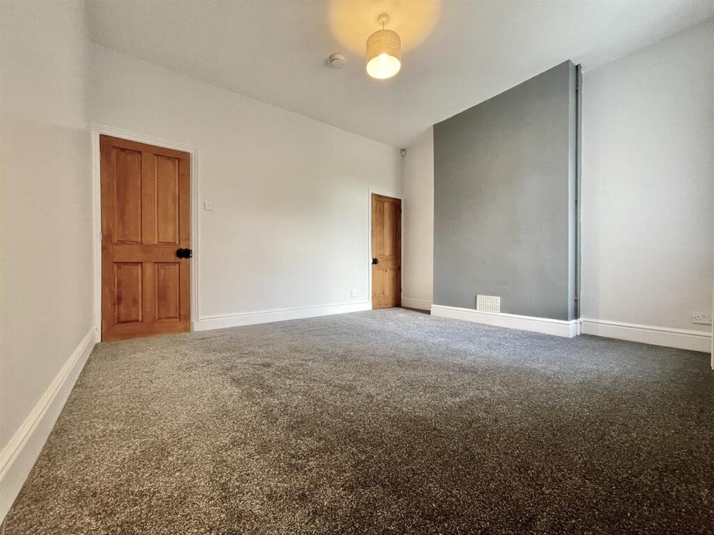 110 Beech Dining Room.jpeg