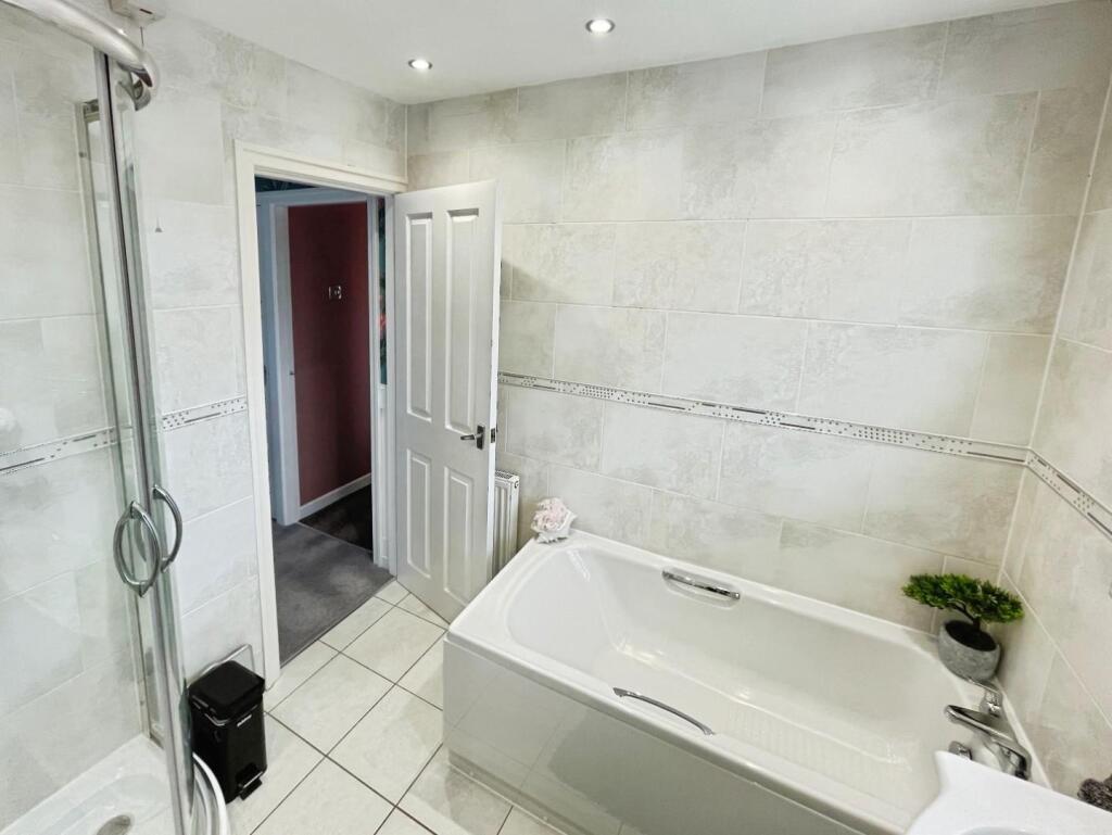 9d3b116d--4AAC-B354-25B93C358E0C-91996-00000CEE5FA