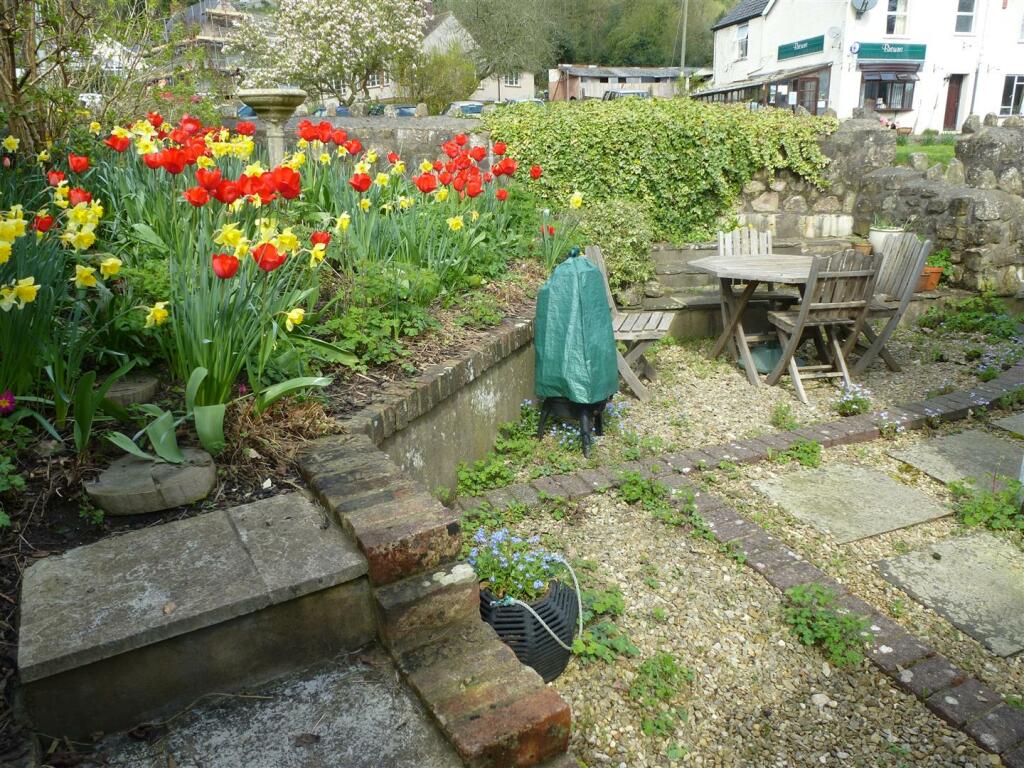 Front Garden V2.JPG