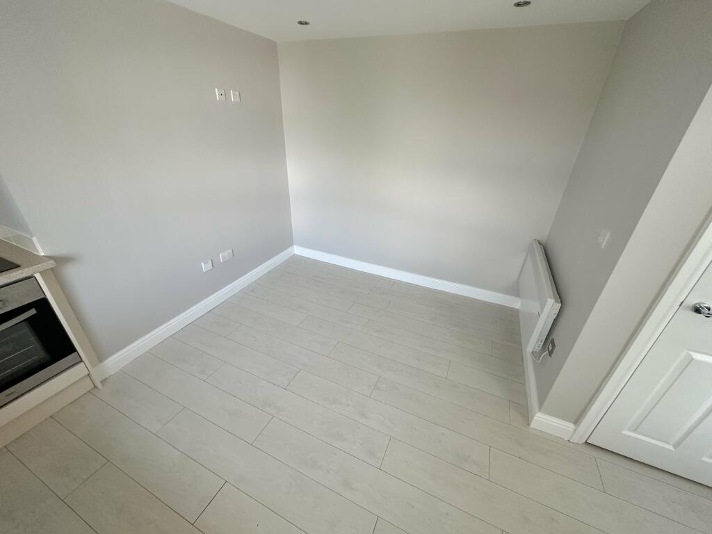 Flat 8, 17 Beech Str