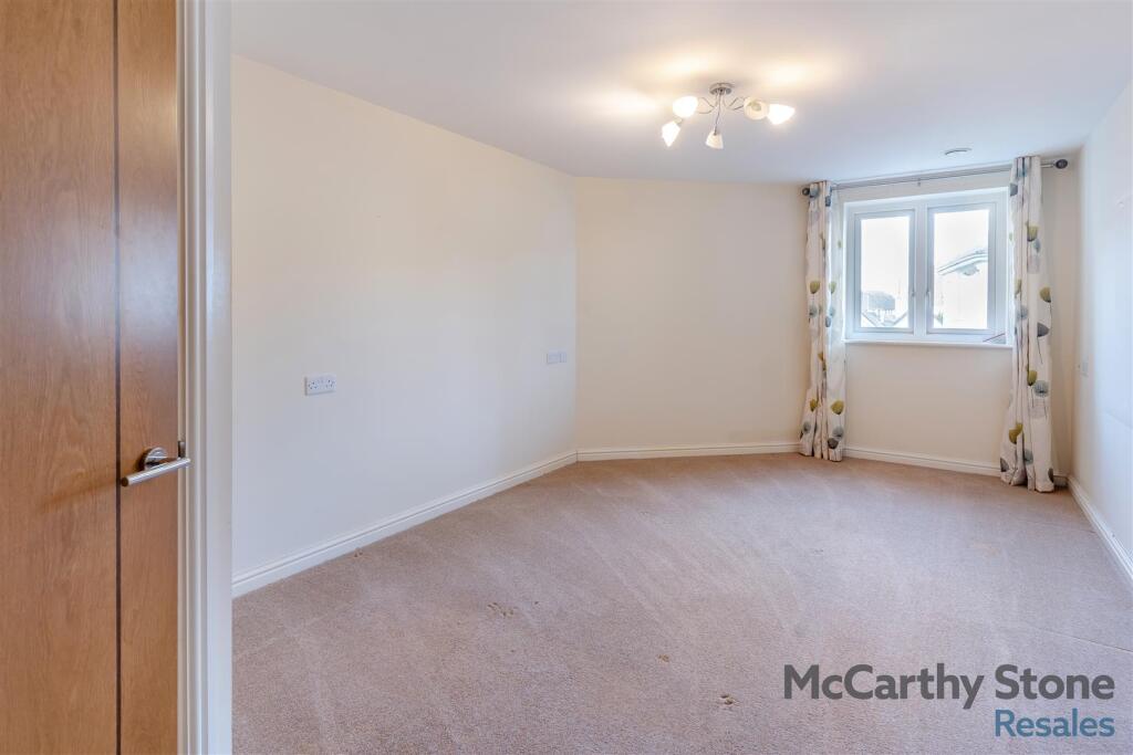 8633963-interior17.jpg