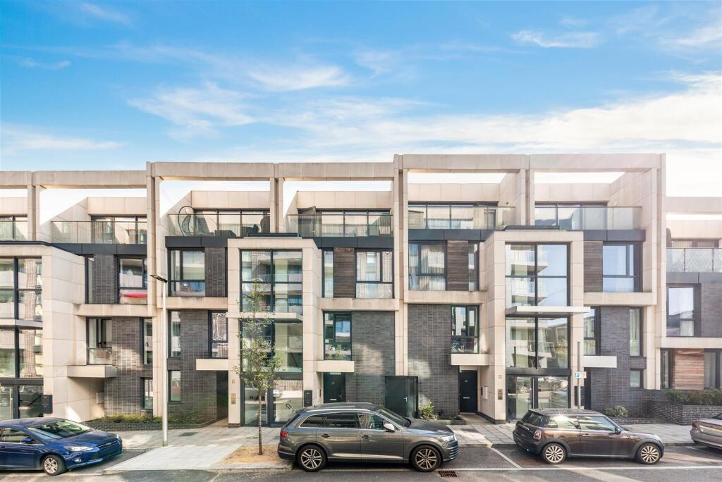 HAWTHORNE CRESCENT, 55- (12).jpg