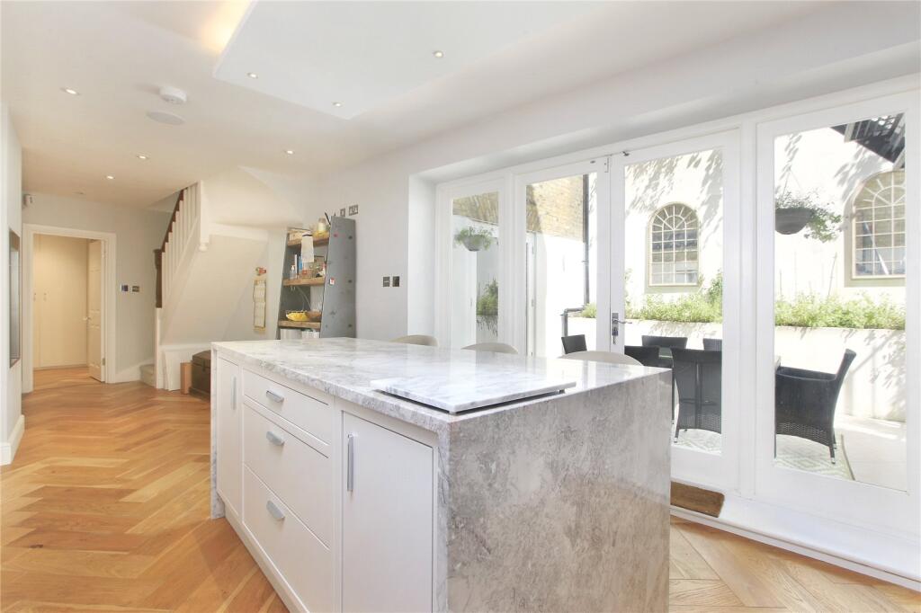 property in Crescent Grove, 
Clapham, SW4