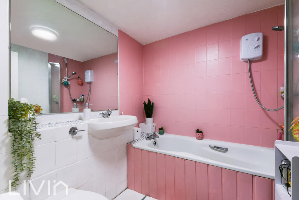 FLEETWOOD CLOSE, 32- (5)