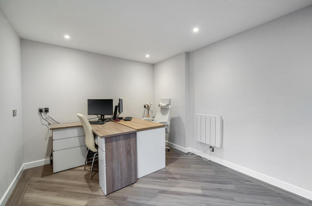 1380880-19-691731...