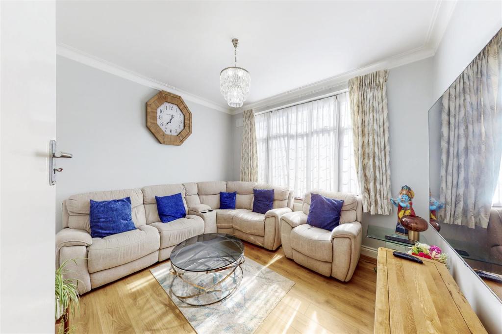 52 Amery Road - 9LyPDzbv2ZWBzQdgj6qe.jpg