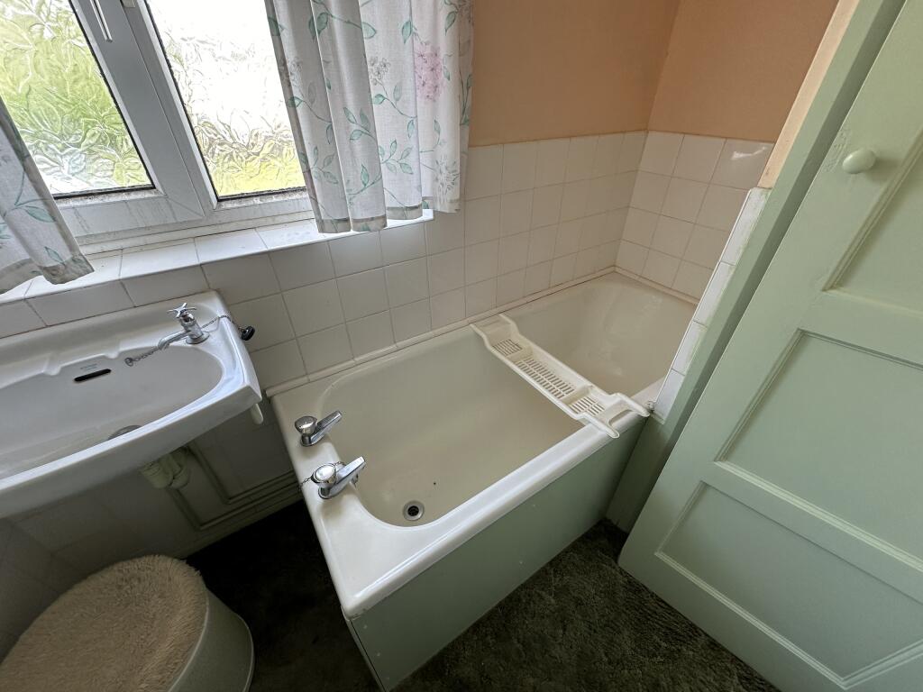 Bathroom.JPG