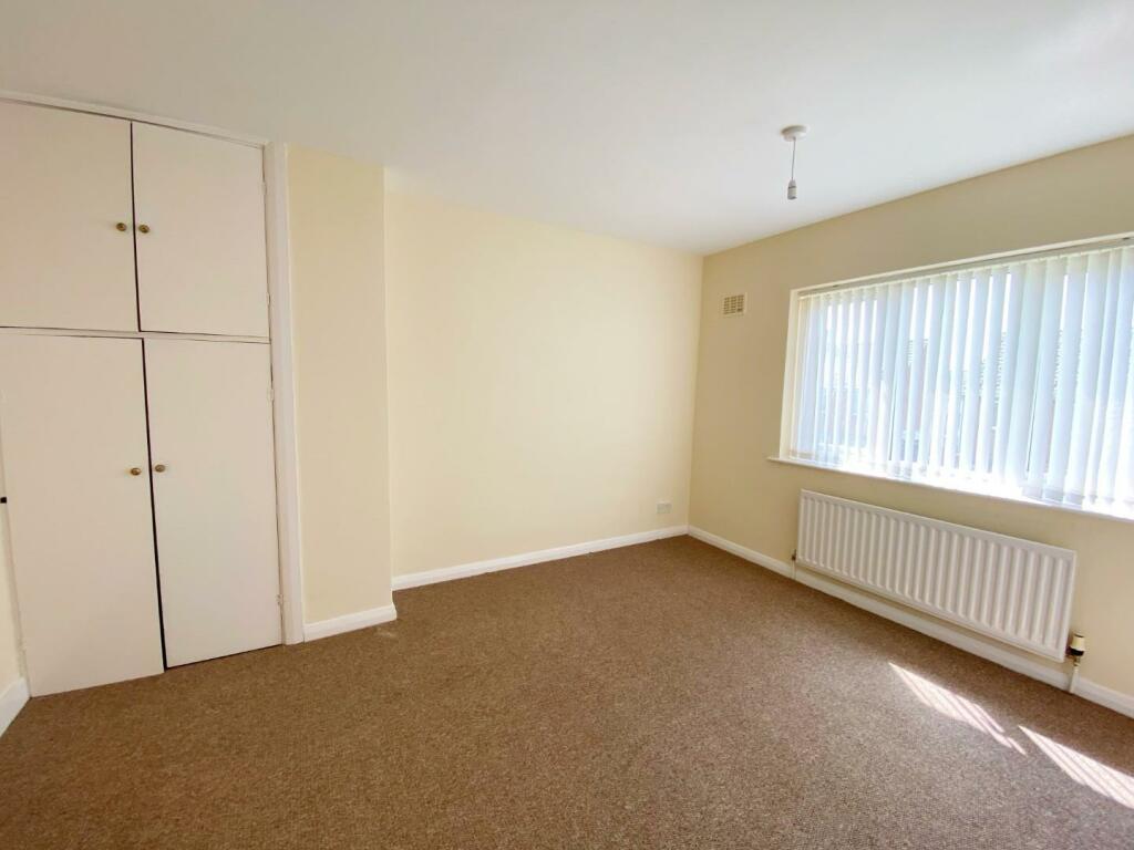 Bedroom 1.jpg