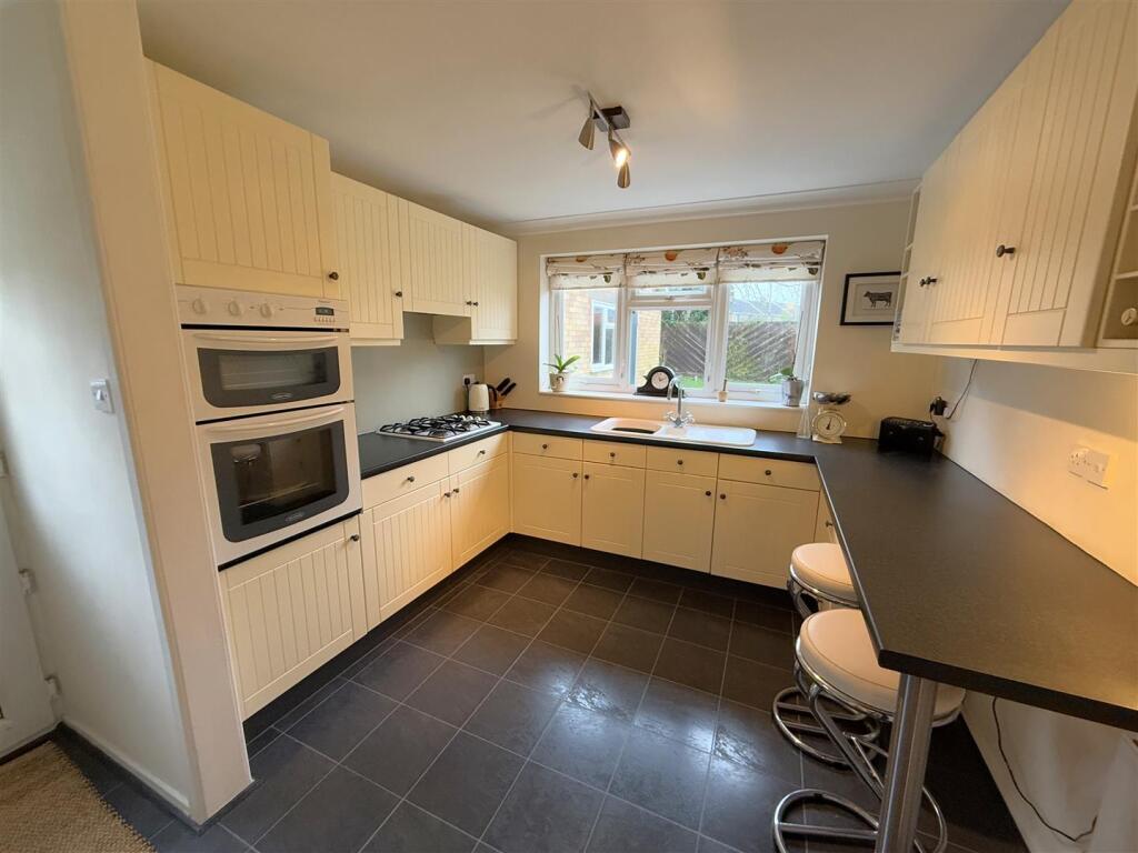 Kitchen A.JPG