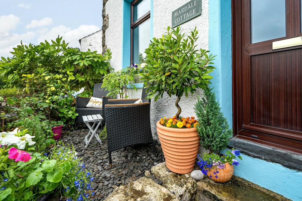 Forecourt Garden