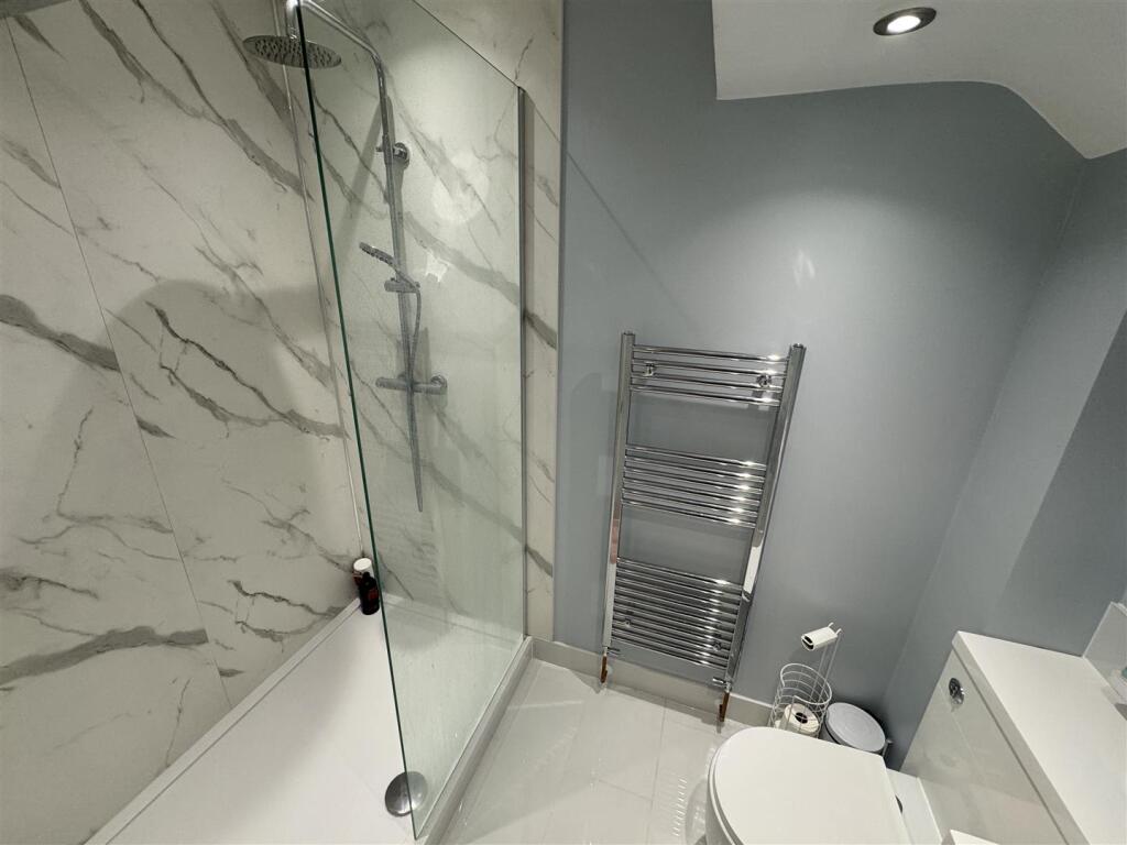 ENSUITE B