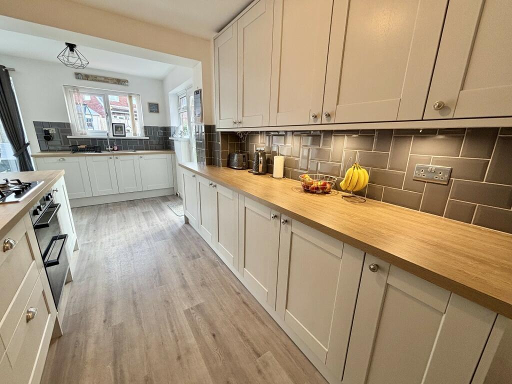Kitchen/ dining room