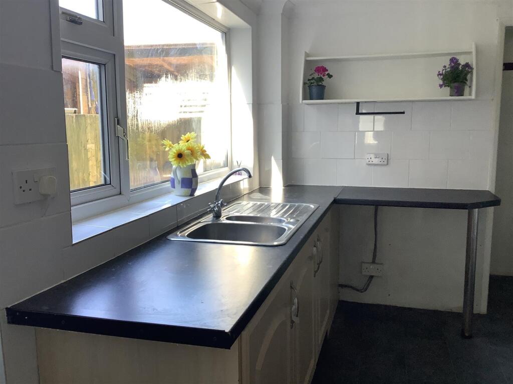kitchen sink.jpg