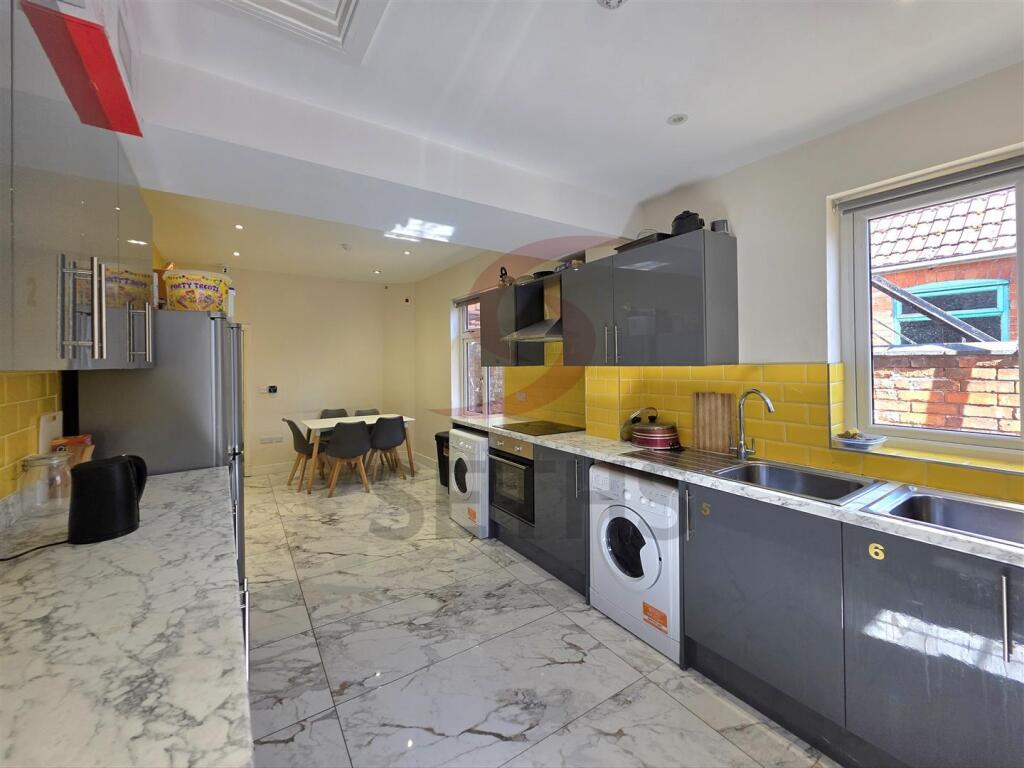 Communal Kitchen