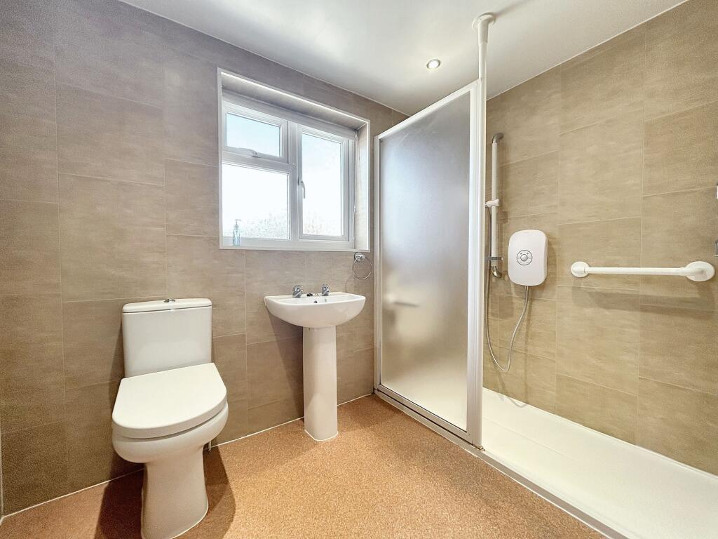 SHOWER ROOM