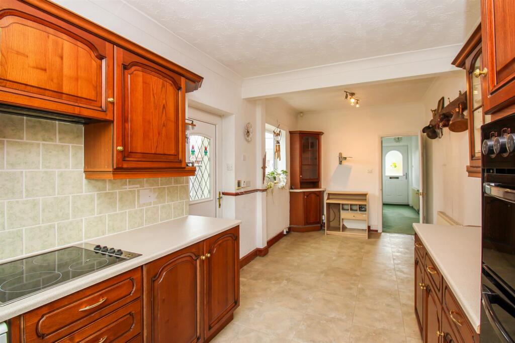 KITCHEN BREAKFAST ROOM