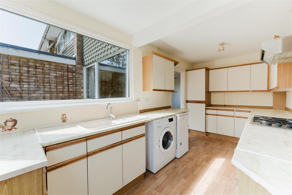 8 Rectory Drive, Yatton, BS49 4HF 21.jpg