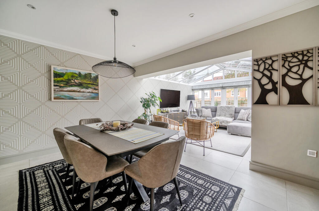 1385312-10-692864...